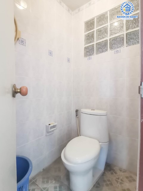 *****บ้านเดี่ยวมือสอง ม.ลลิล กรีนวิลล์ บางบอน3 แบรนด์ ลลิล พร็อพเพอร์ตี้ เนื้อที่ 101.1 ตร.ว. ฟังก์ชัน 4 นอน 3 น้ำ 2 ที่จอดรถ  บนทำเลศักยภาพ เชื่อมต่อถนนหลายเส้น ไม่ว่าจะเป็น  ถนนพระราม2, ถนนเพชรเกษม, ถนนเอกชัย และใกล้จุดขึ้นทางด่วน "พระราม2"